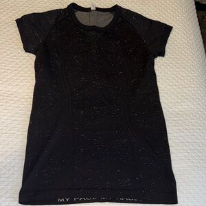 lululemon athletica Black Short Sleeve Tee